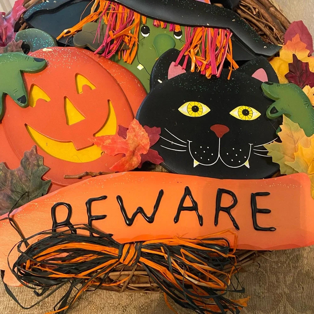 Fall/HALLOWEEN THEMED GRAPEVINE WREATH